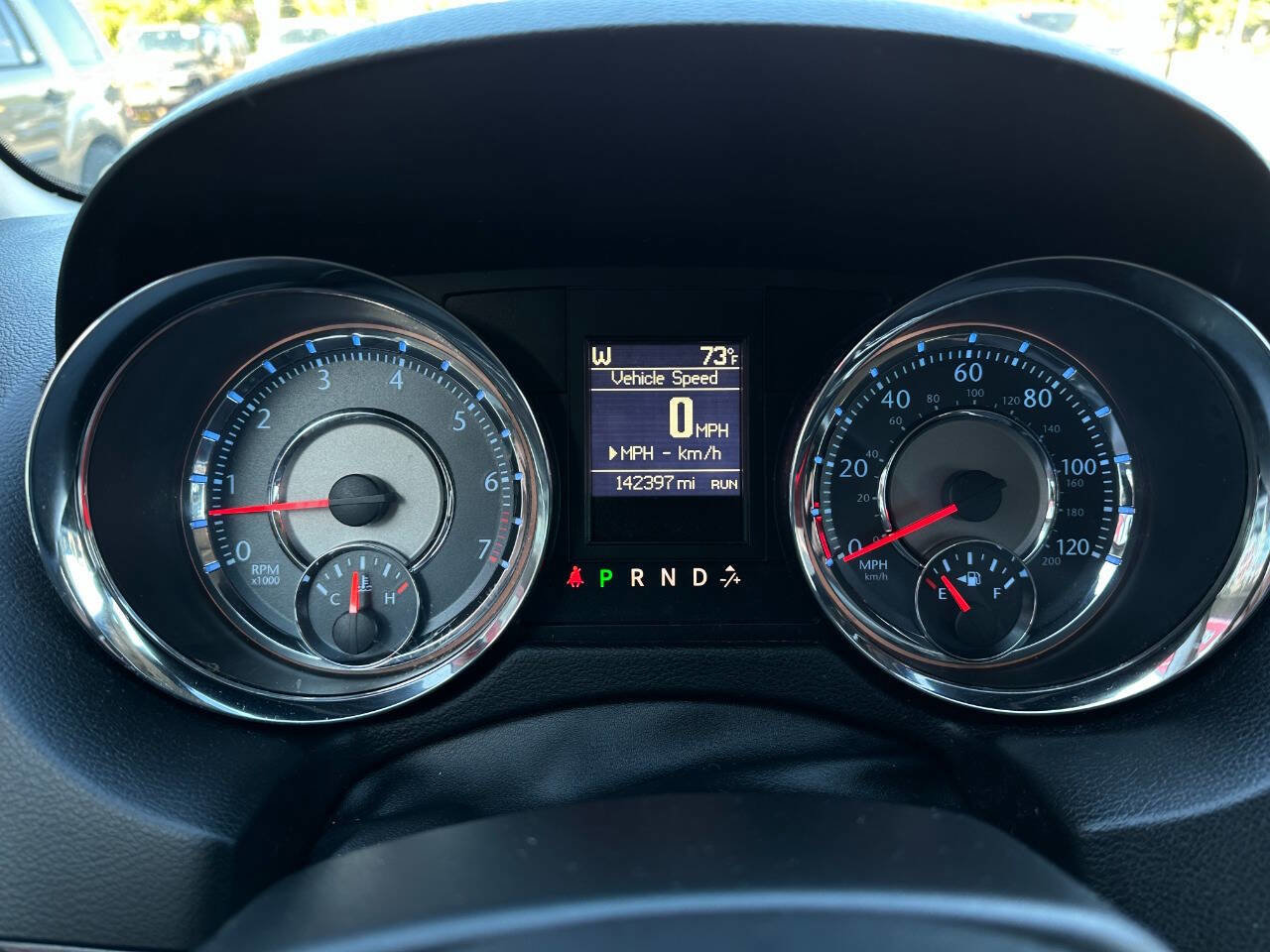 Used 2015 Chrysler Town & Country Limited image 49