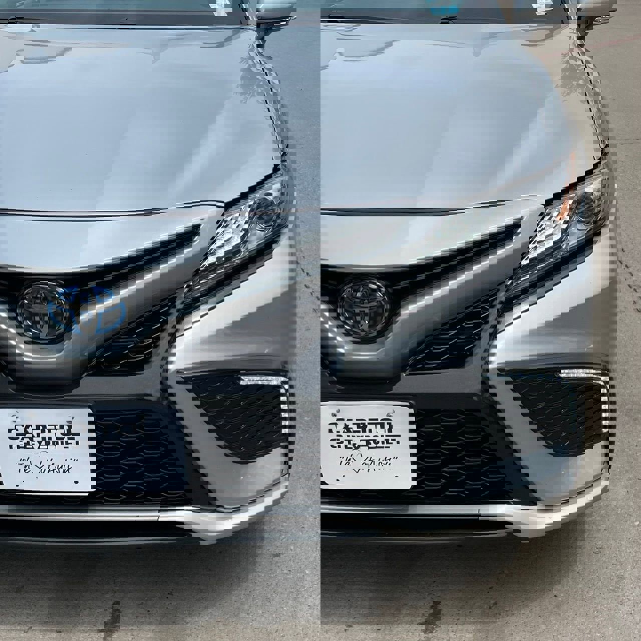 Used 2022 Toyota Camry XSE w/ Cold Weather Package image 8