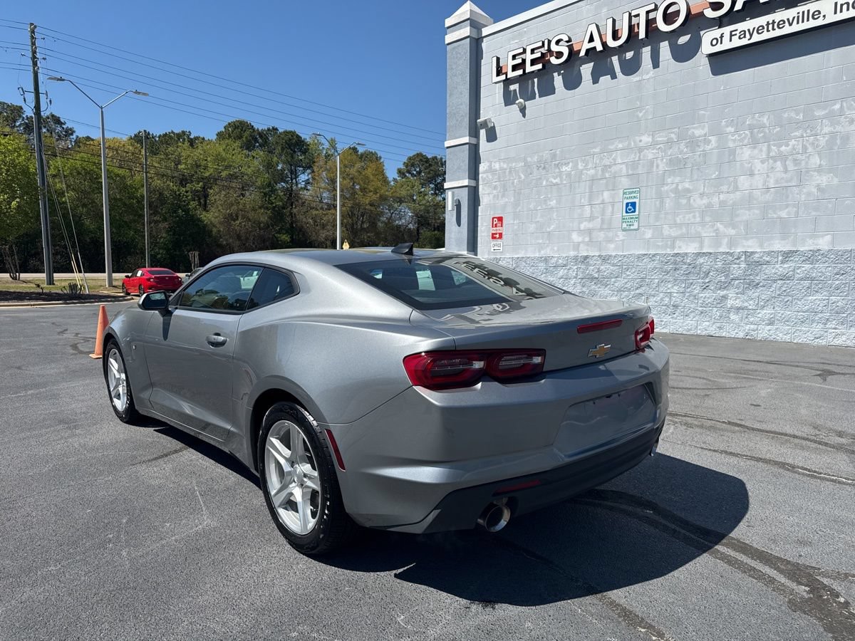 Used 2023 Chevrolet Camaro LT RWD image 5