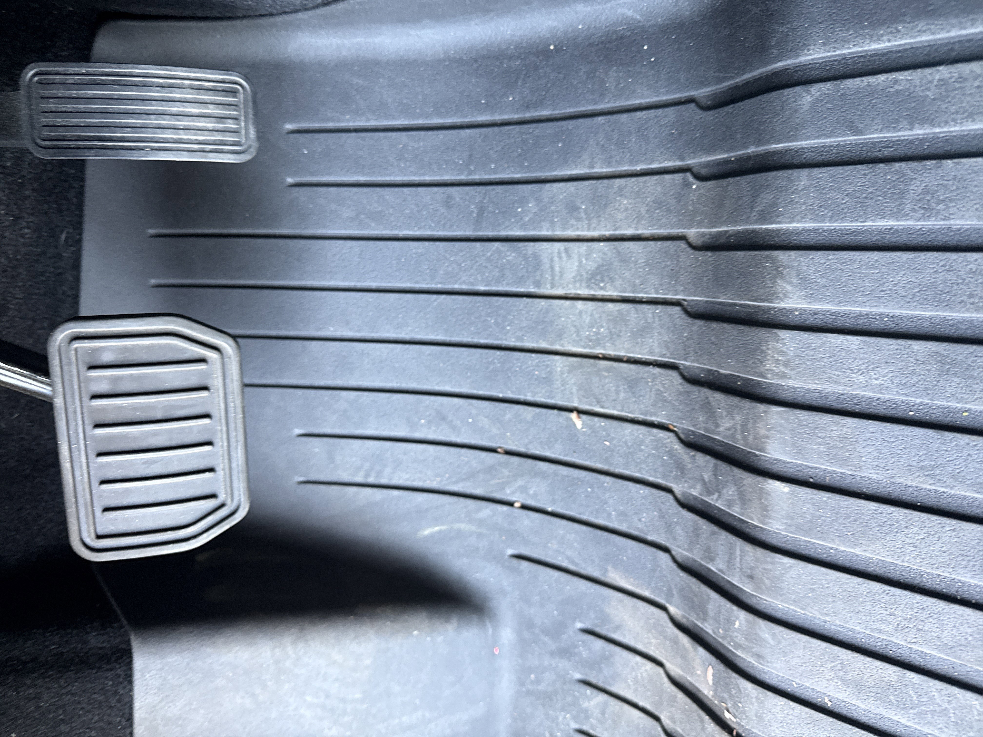 Used 2023 Tesla Model 3 Standard Range image 16