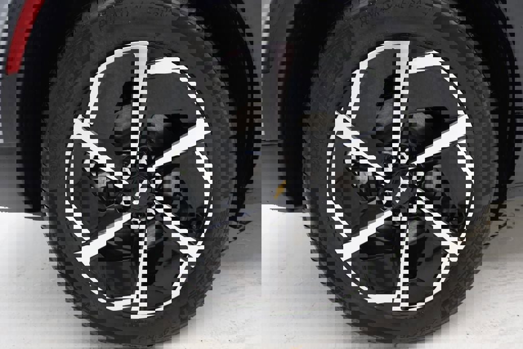 Used 2026 Chevrolet Equinox EV LT w/ Comfort Package image 10