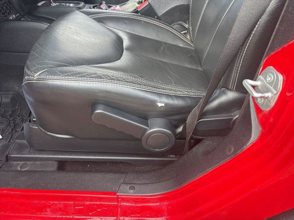 Used 2016 Jeep Wrangler Rubicon image 13