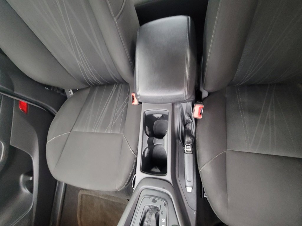 Used 2015 Ford Focus SE w/ SE Sport Package image 15