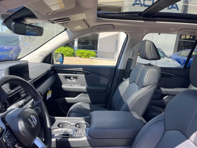 Used 2025 Honda Pilot Touring image 41