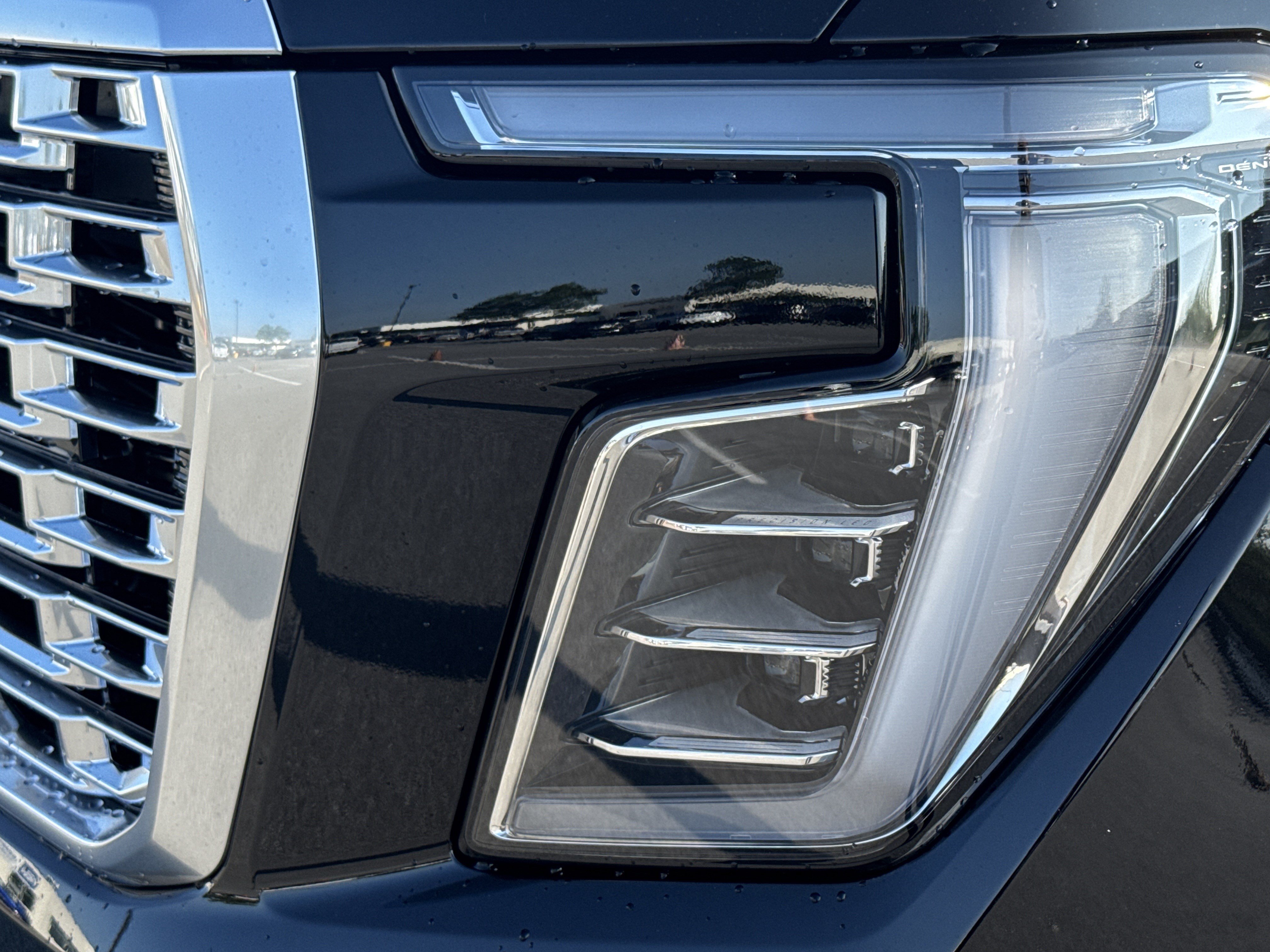 New 2026 GMC Yukon XL Denali w/ Sun & Power Step Package AWD/4WD image 5