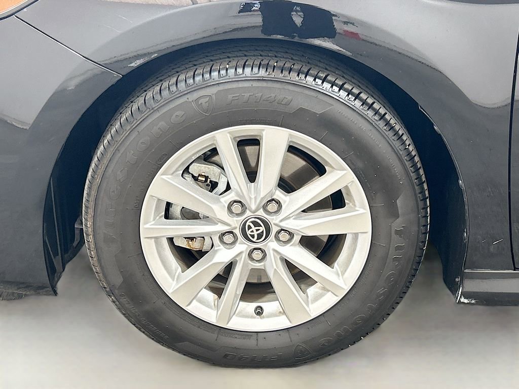 Used 2025 Toyota Camry LE w/ Convenience Package FWD image 27