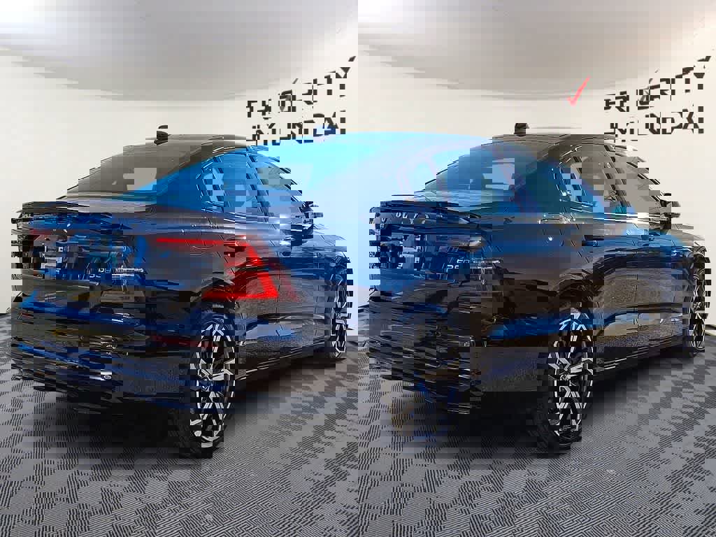 Used 2024 Volvo S60 B5 Core image 4