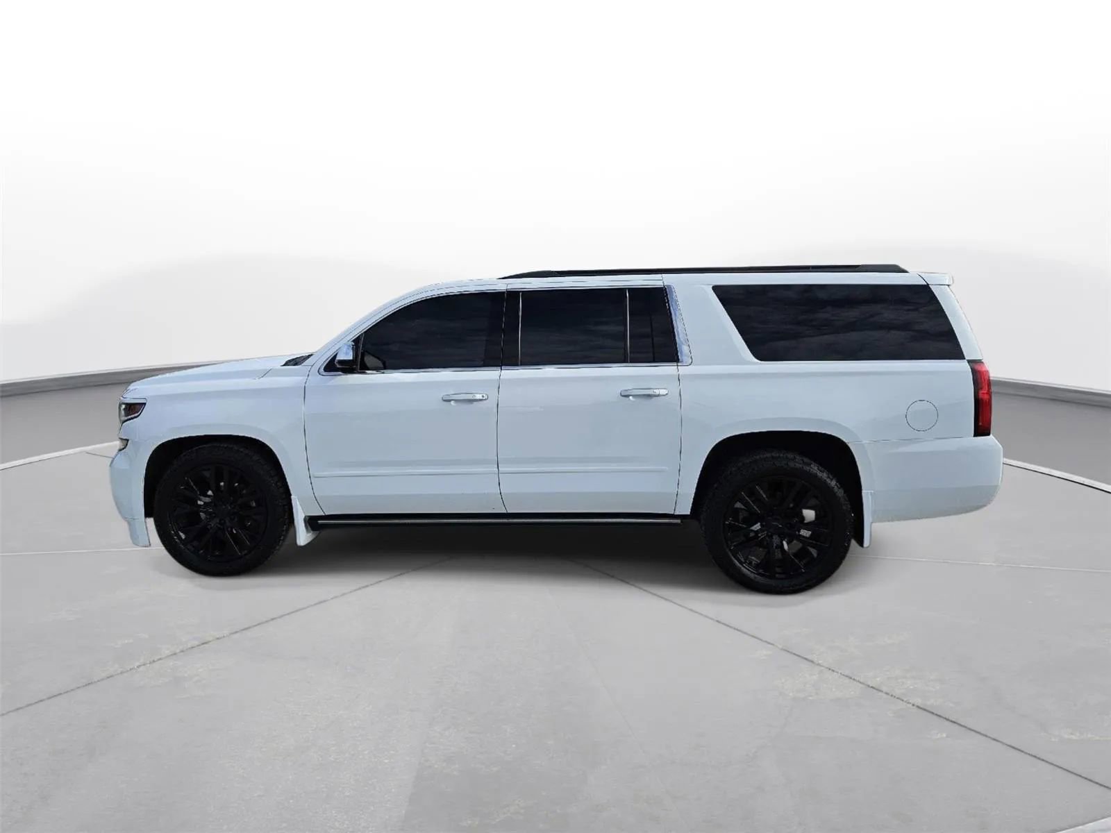 Used 2019 Chevrolet Suburban Premier w/ Premier Plus Edition image 8