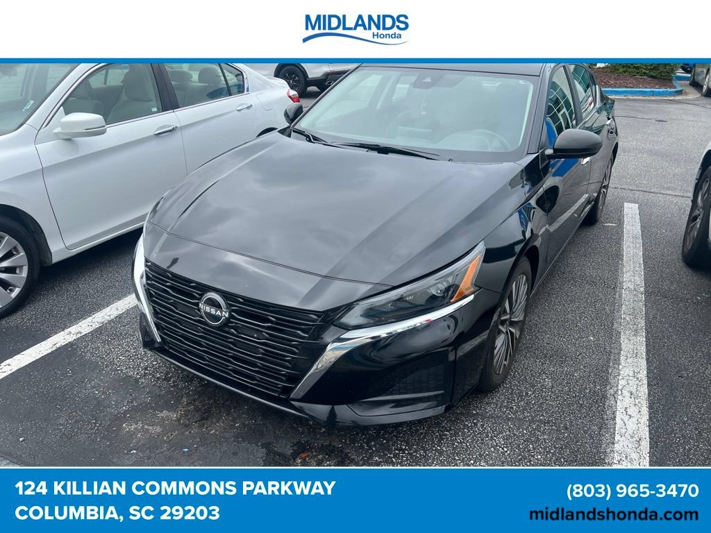 Used 2024 Nissan Altima 2.5 SV FWD image 2
