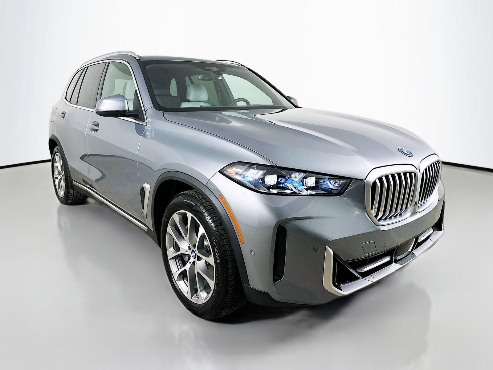 New 2026 BMW X5 xDrive50e w/ Executive Package AWD/4WD image 3