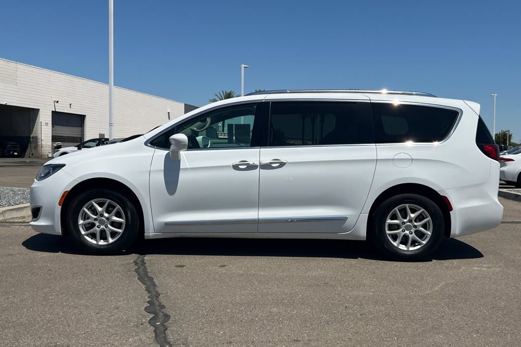 Used 2020 Chrysler Pacifica Touring-L FWD image 9