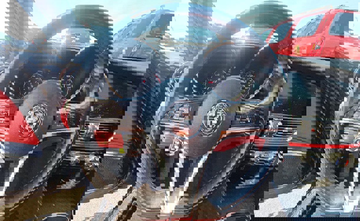 Used 2019 Alfa Romeo Giulia w/ Quick Order Package 22K Sport RWD image 7