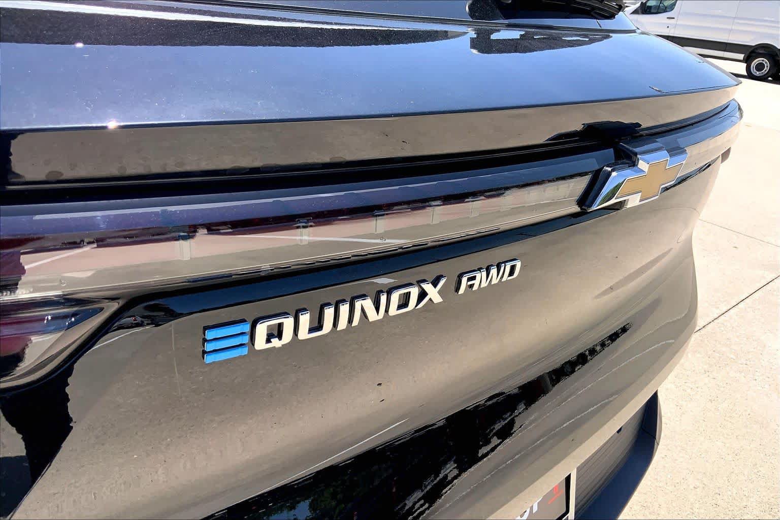 New 2026 Chevrolet Equinox EV LT AWD/4WD image 15