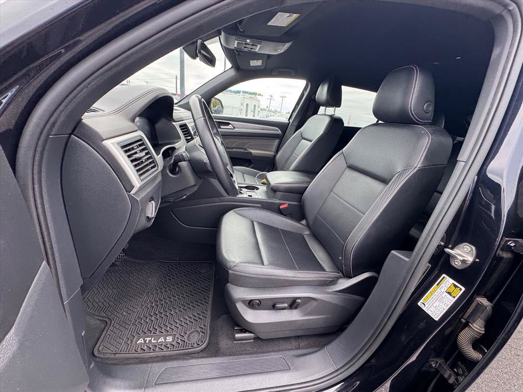 Used 2022 Volkswagen Atlas Cross Sport SE FWD image 15