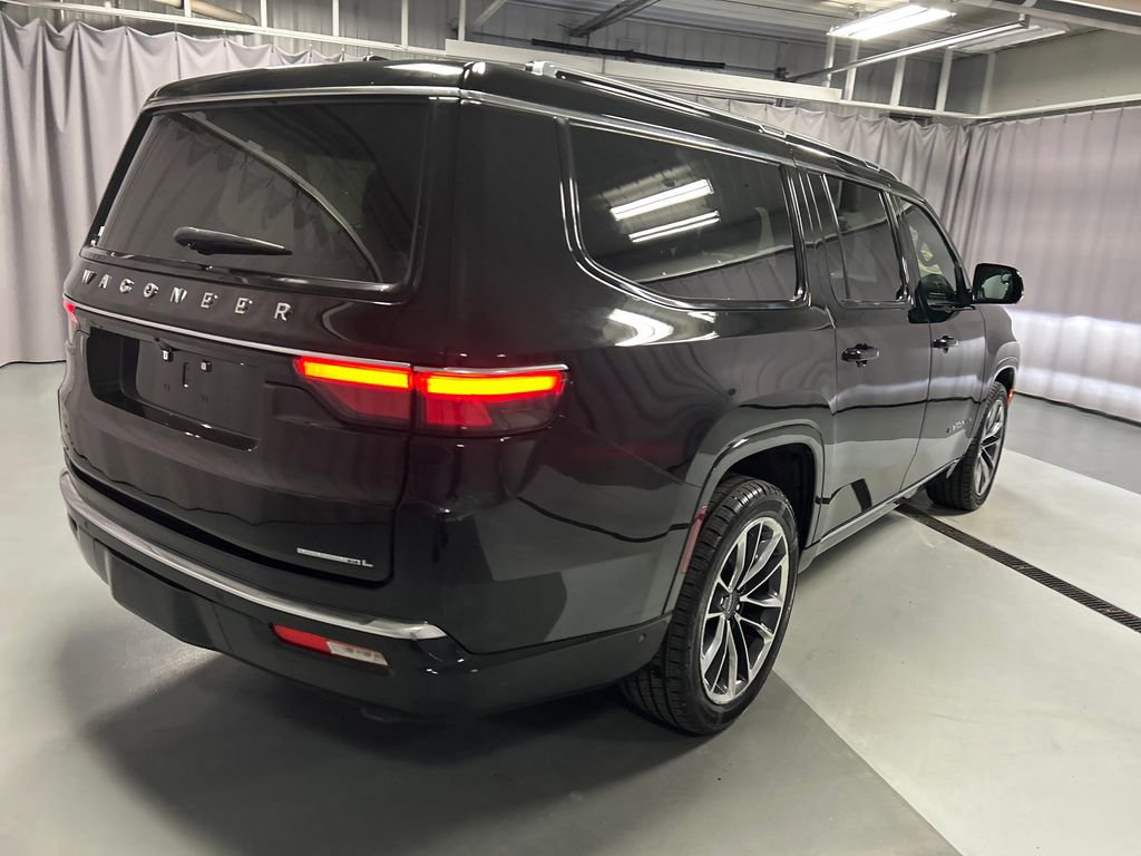 Used 2023 Jeep Wagoneer L Series III w/ Premium Group I image 7