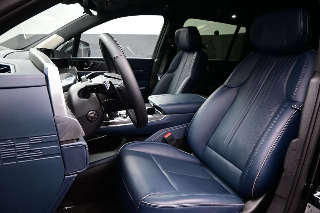 Used 2025 Cadillac Escalade IQ Luxury 2 w/ LPO, Premium Carpet Package AWD/4WD image 18