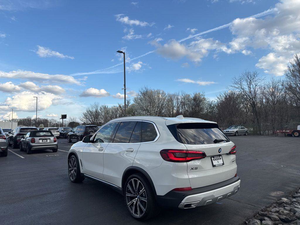 Used 2021 BMW X5 xDrive40i image 3