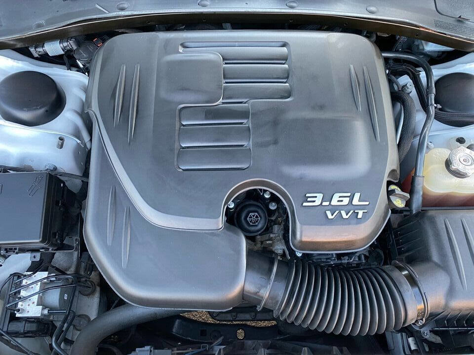 Used 2019 Dodge Charger SXT image 23