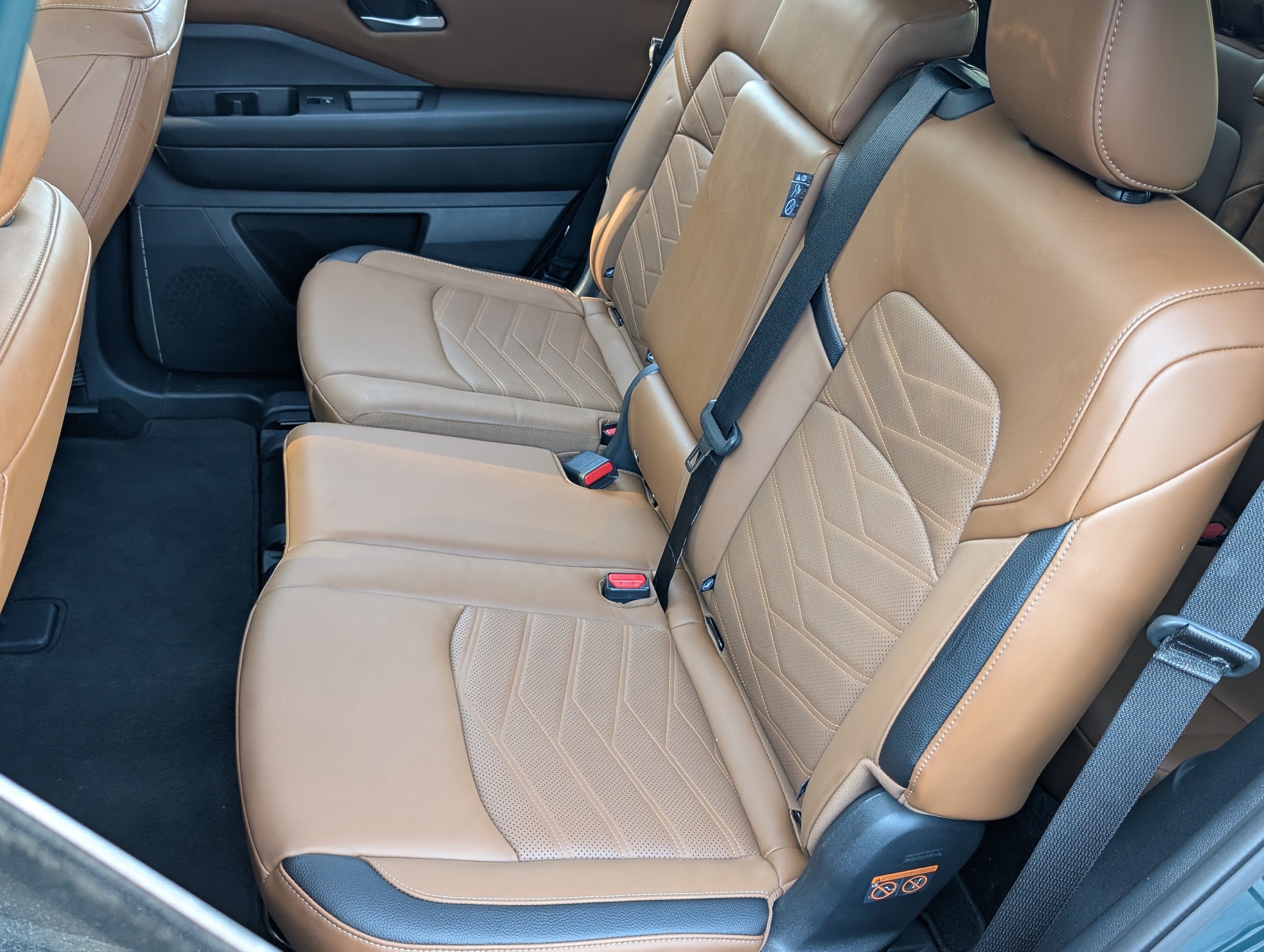 Used 2025 Nissan Pathfinder Platinum w/ Cargo Package FWD image 18