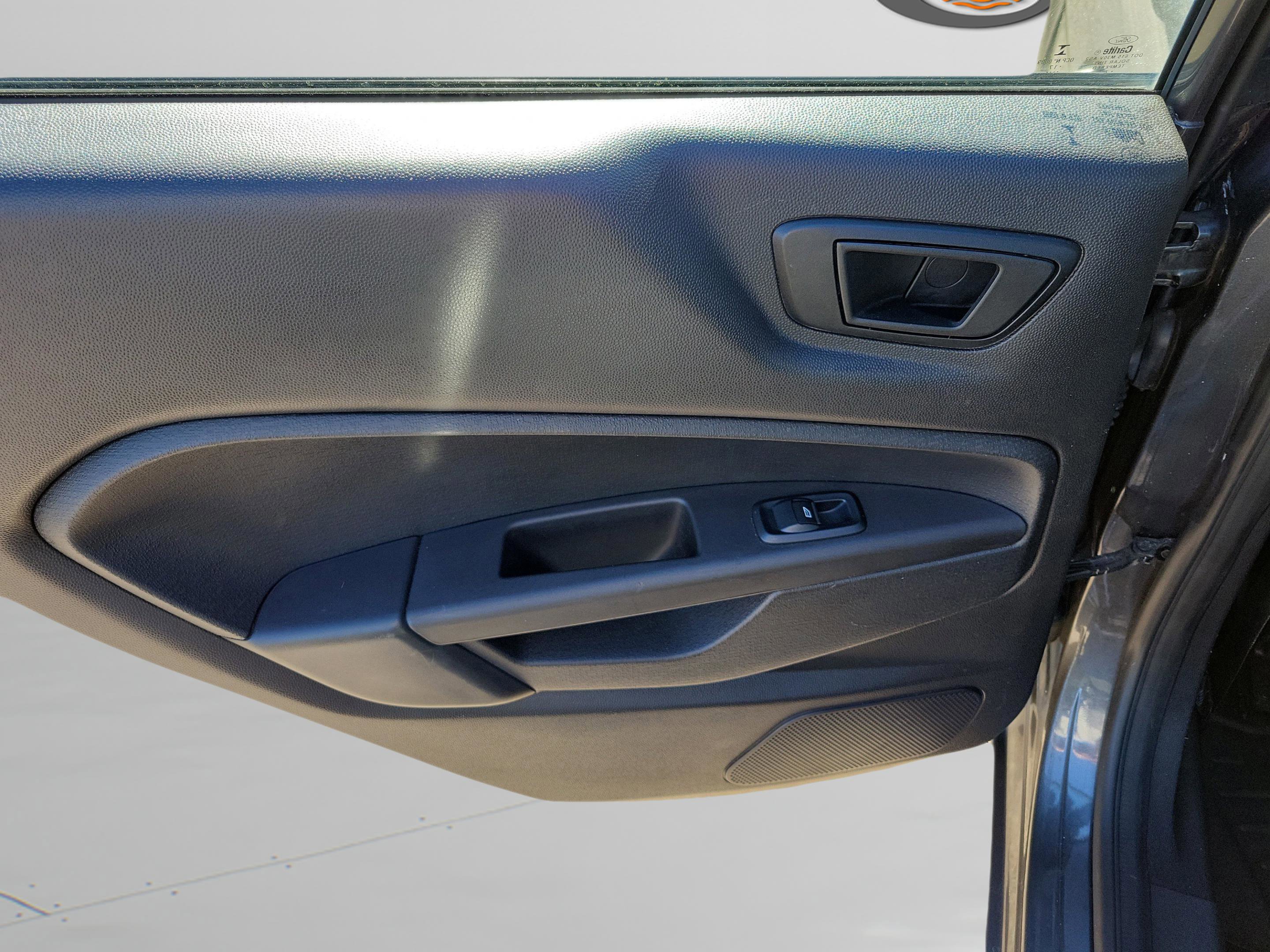 Used 2017 Ford Fiesta SE image 11