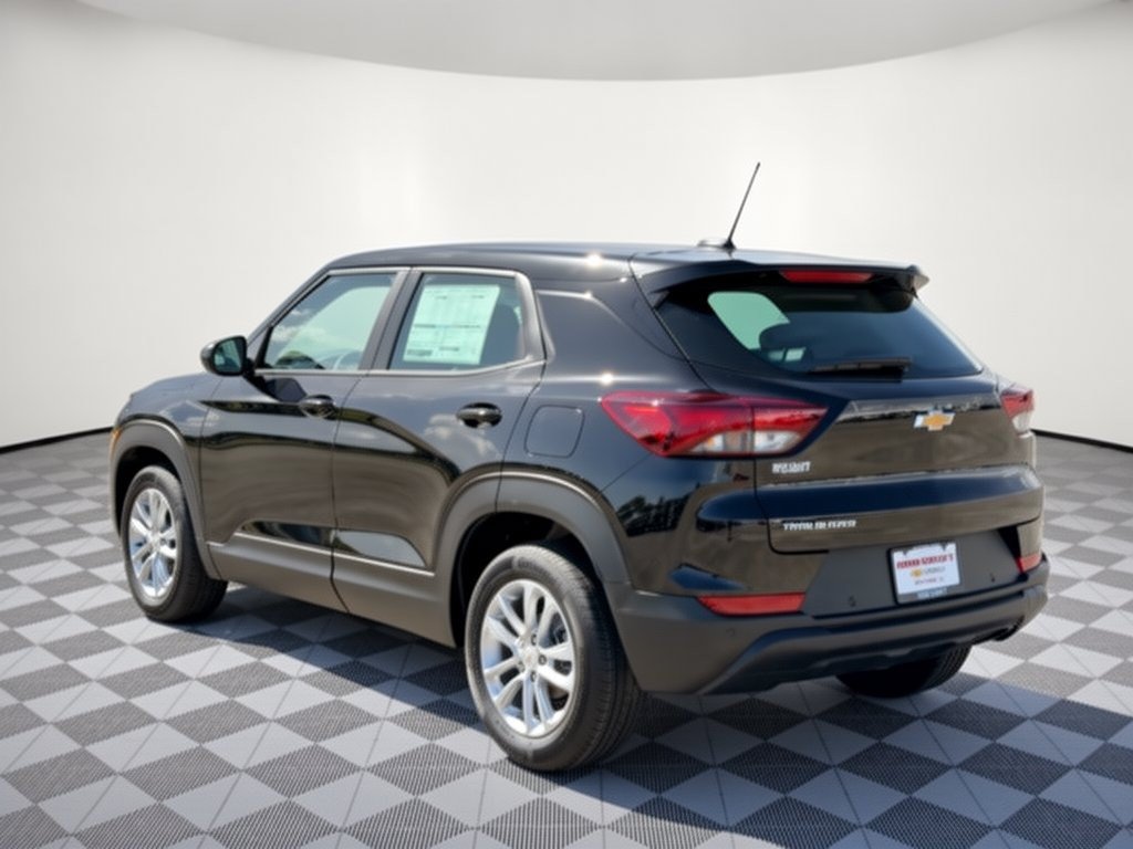 New 2026 Chevrolet TrailBlazer LS w/ LS Confidence Package FWD image 3
