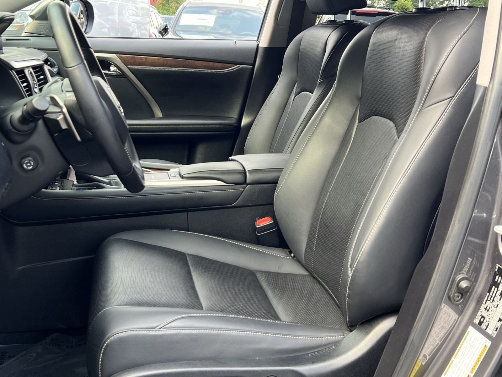 Used 2022 Lexus RX 350L Premium w/ Premium Package AWD/4WD image 18