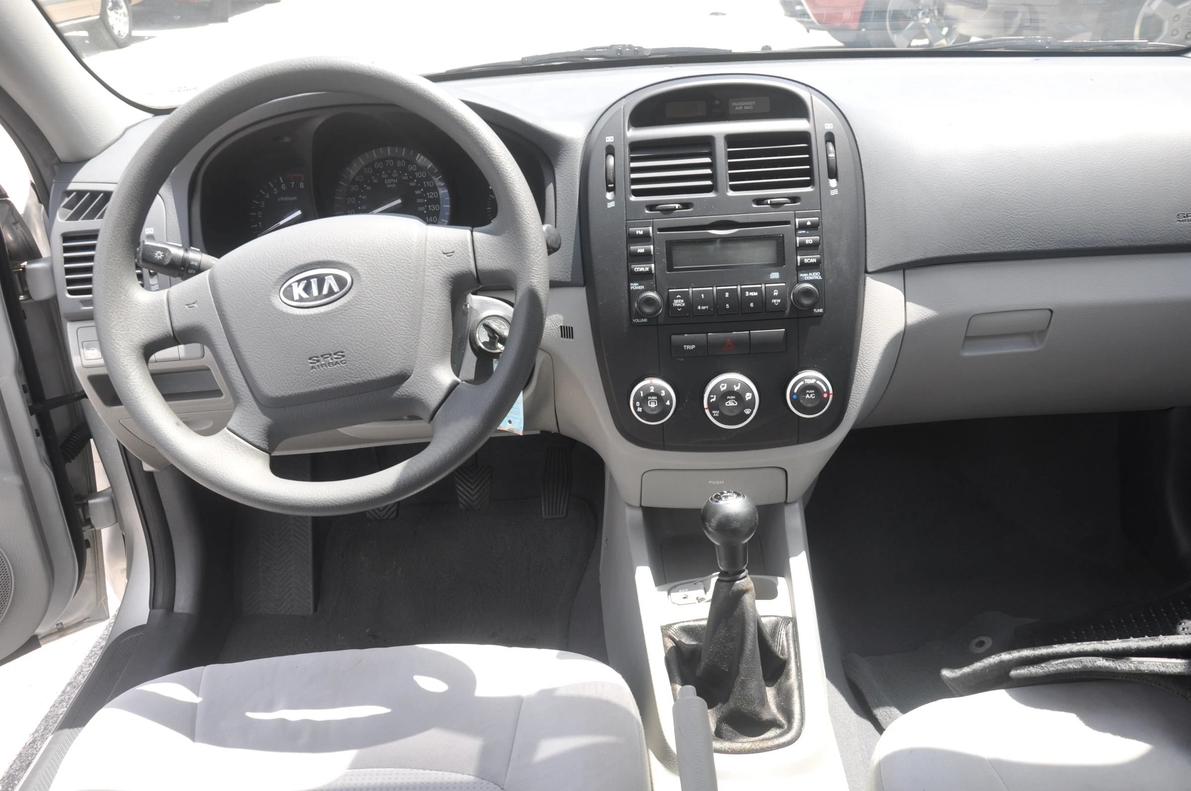 Used 2009 Kia Spectra LX FWD image 15