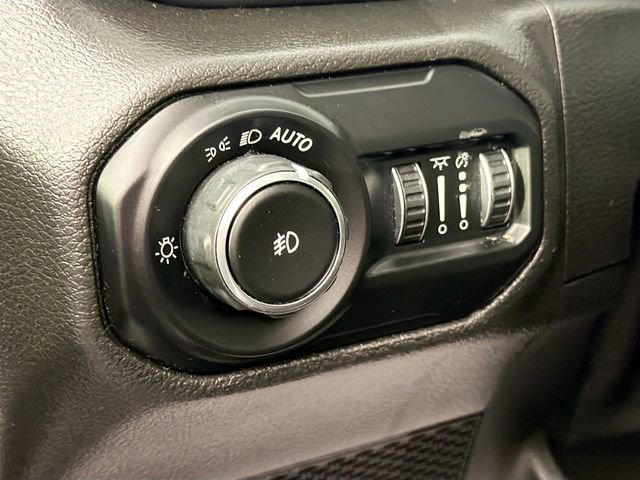 Used 2021 Jeep Wrangler Unlimited Sahara w/ Uconnect 4C Nav & Sound Group image 10