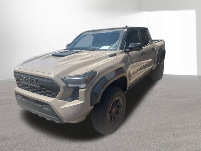 Used 2025 Toyota Tacoma TRD Pro AWD/4WD image 3
