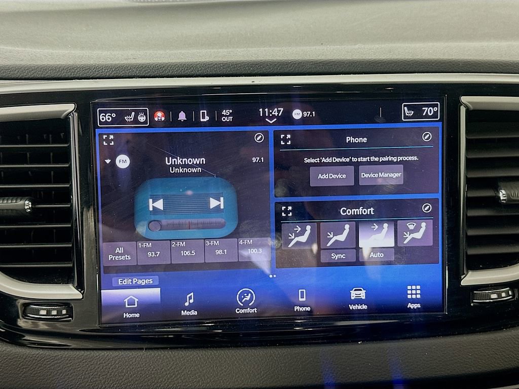 Used 2023 Chrysler Pacifica Touring-L image 14