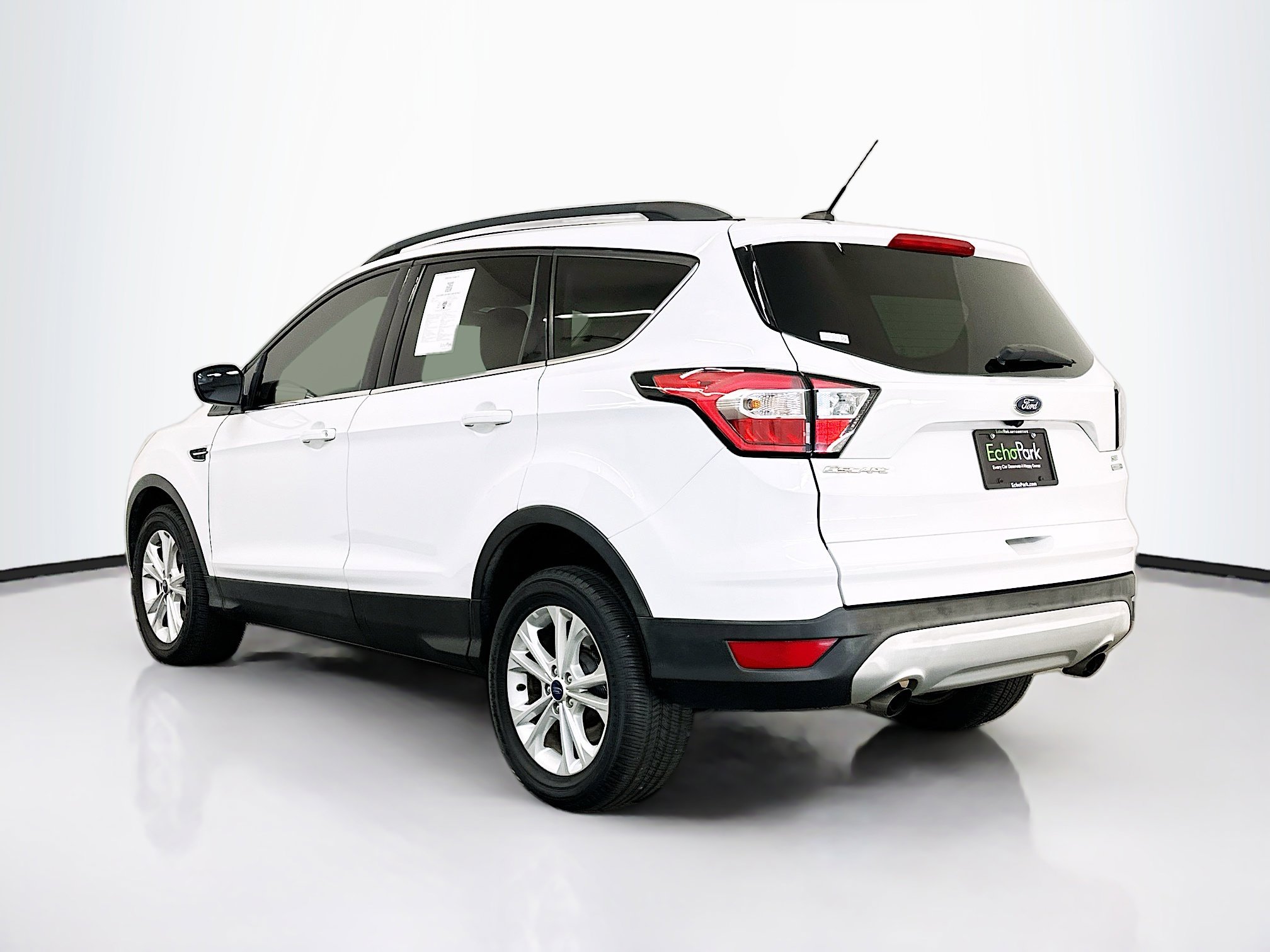 Used 2018 Ford Escape SE image 5