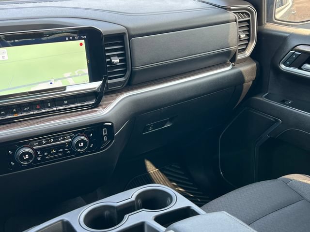 Used 2024 Chevrolet Silverado 1500 LT AWD/4WD image 35