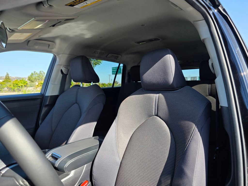 Used 2023 Toyota Highlander LE AWD/4WD image 15