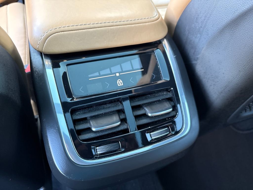 Used 2021 Volvo XC60 T5 Inscription w/ Advanced Package image 36