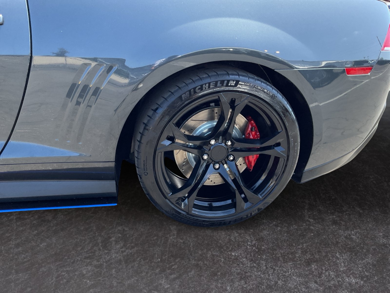 Used 2014 Chevrolet Camaro SS w/ RS Package RWD image 9
