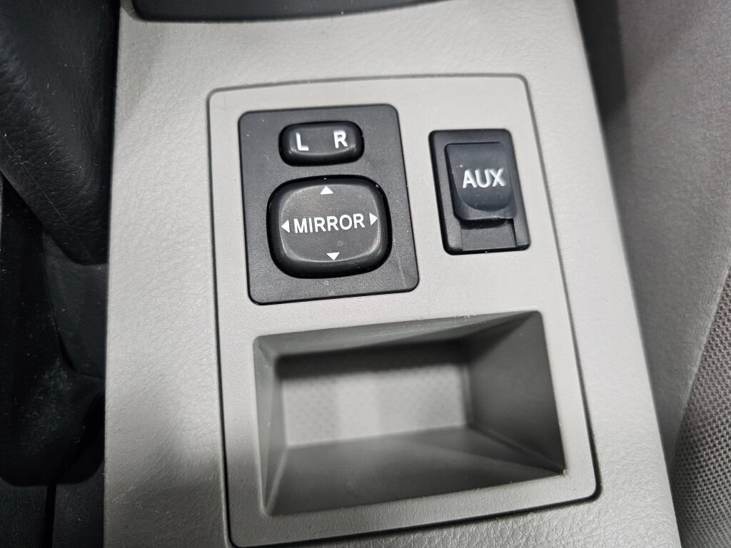 Used 2011 Toyota RAV4 4WD w/ Upgrade Value Pkg image 23