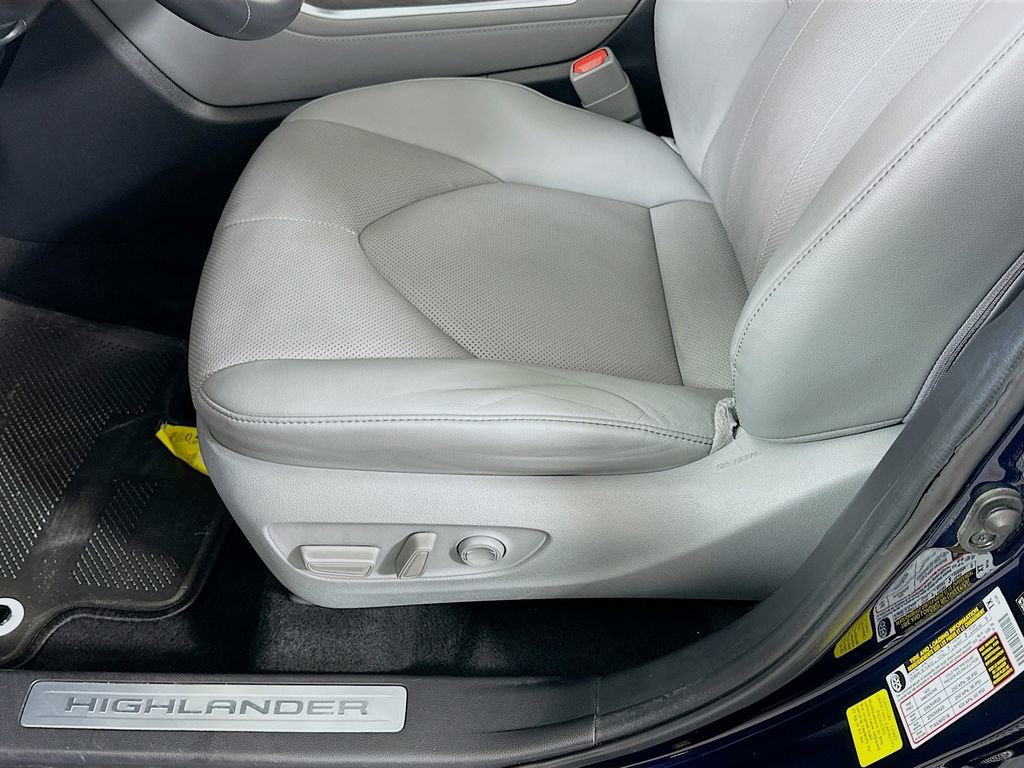 Used 2020 Toyota Highlander Limited image 20