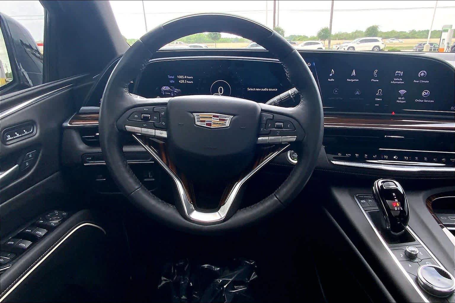 Used 2024 Cadillac Escalade Premium Luxury RWD image 6