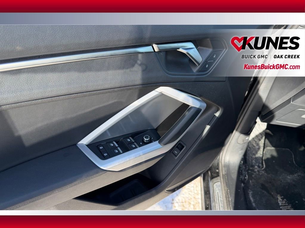 Used 2025 Audi Q3 2.0T Premium image 11