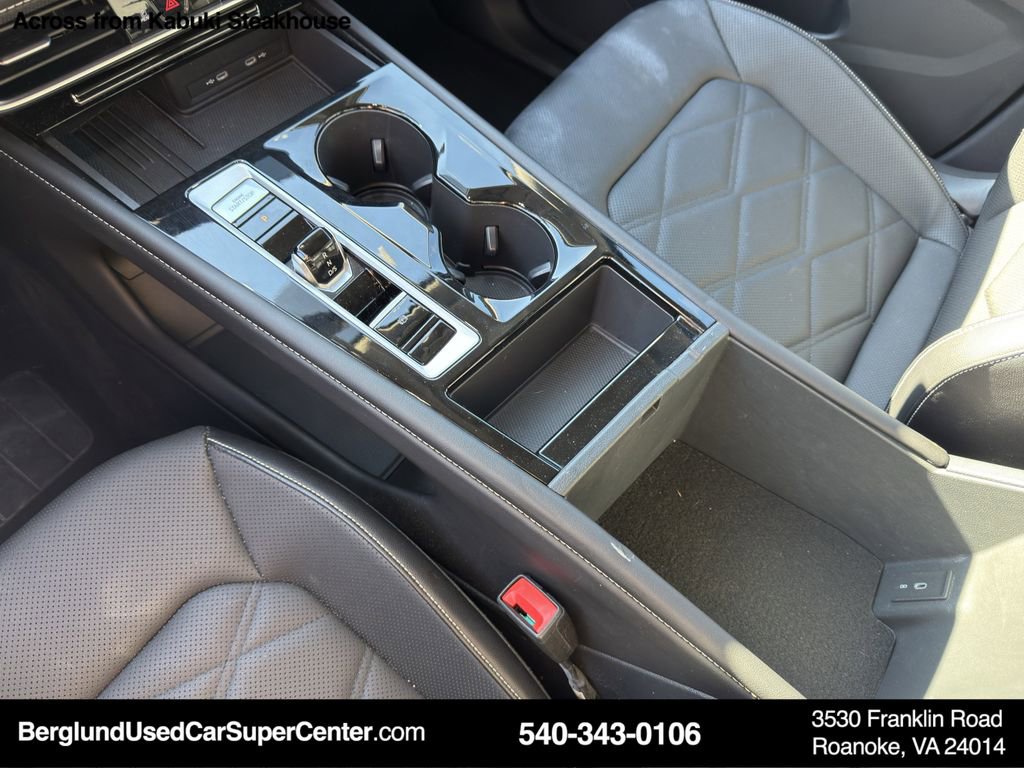 Used 2025 Volkswagen Atlas SE image 27