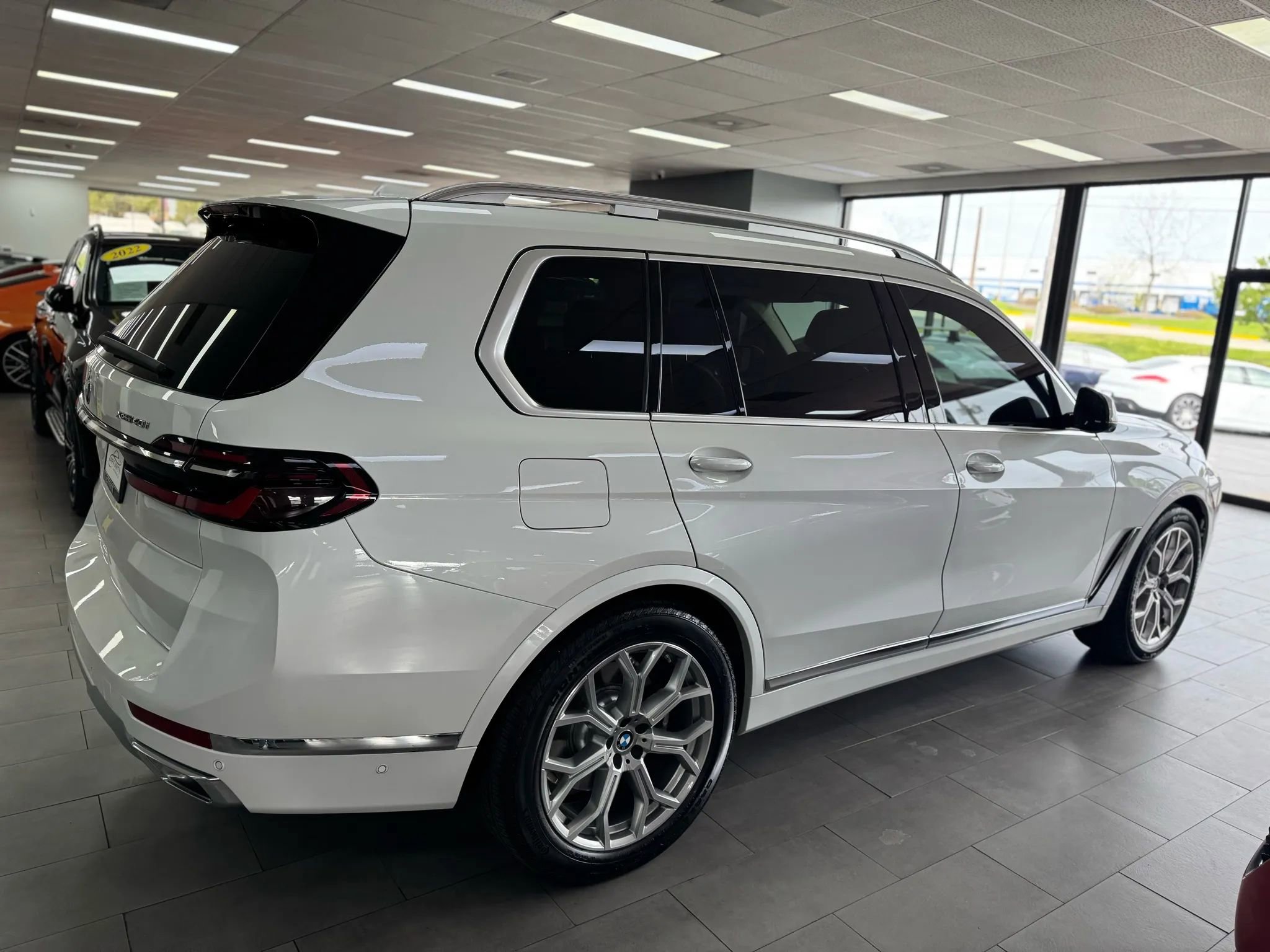 Used 2023 BMW X7 xDrive40i w/ Premium Package image 6