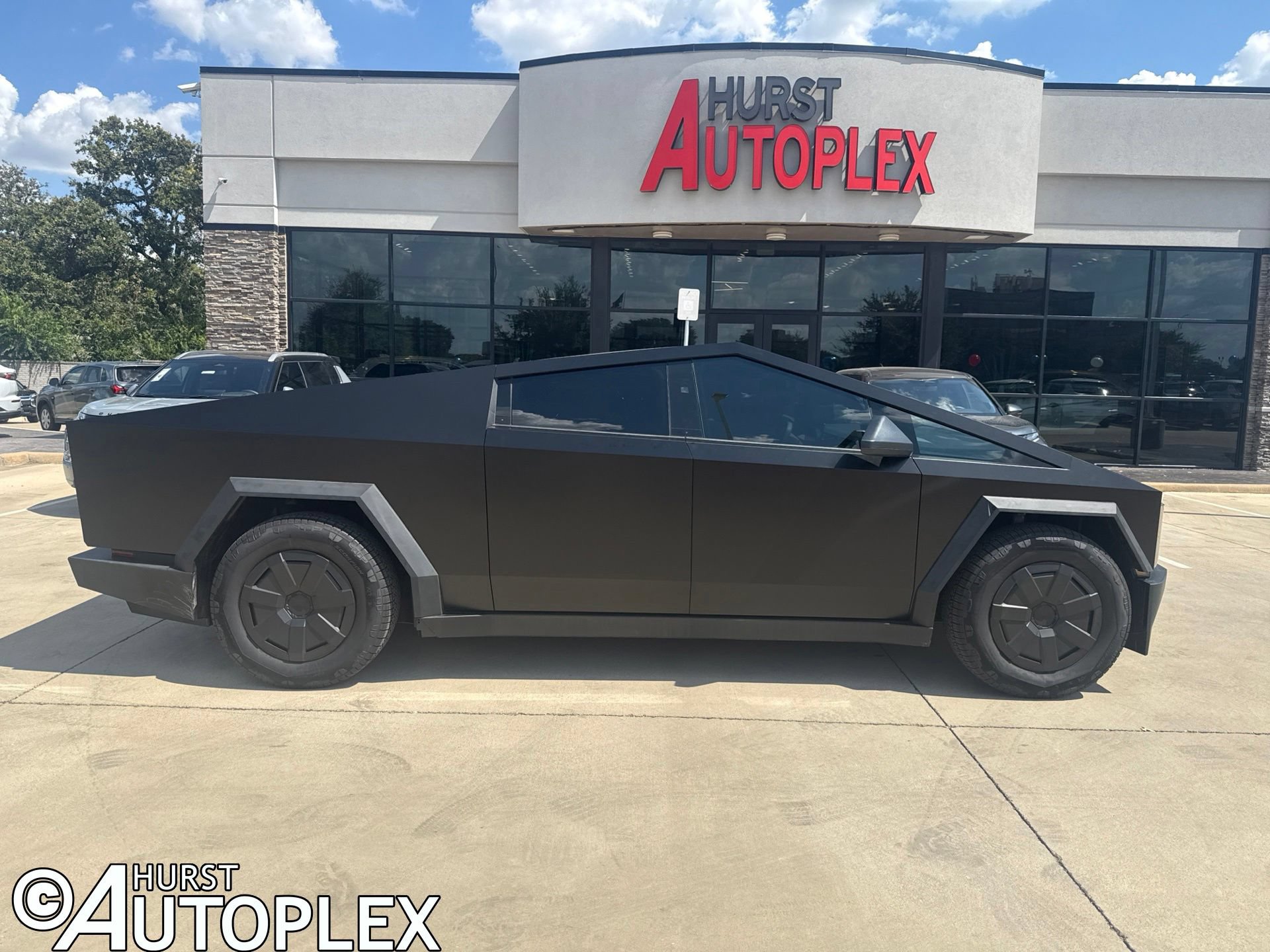 Used 2024 Tesla Cybertruck AWD Crew Cab image 1