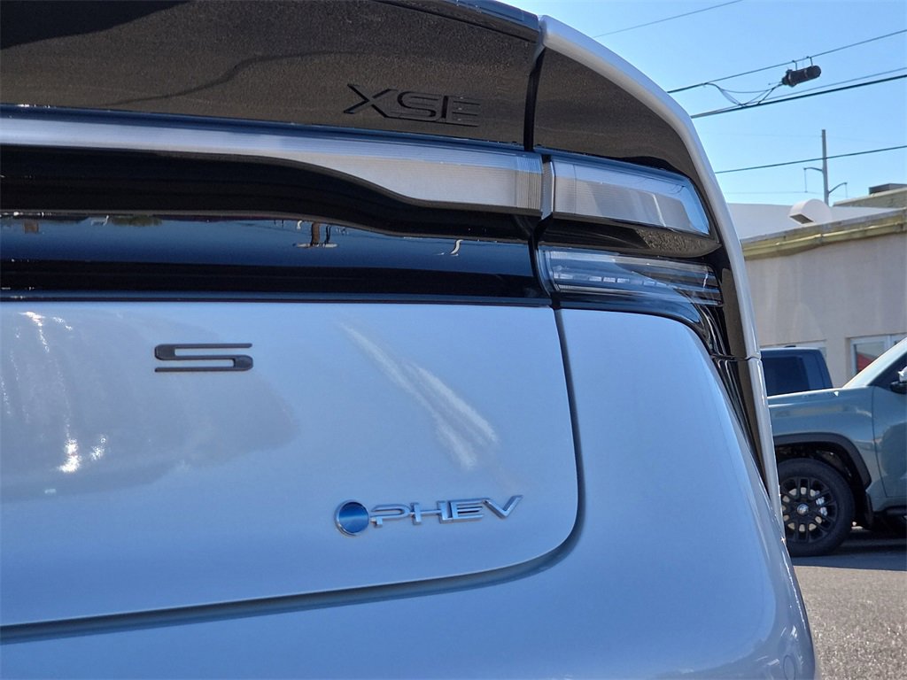 New 2026 Toyota Prius Plug-In Hybrid image 11