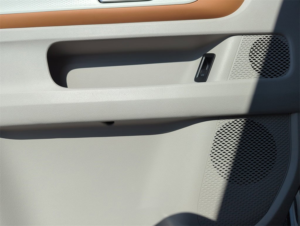 New 2025 Volkswagen ID. Buzz 1st Edition image 27