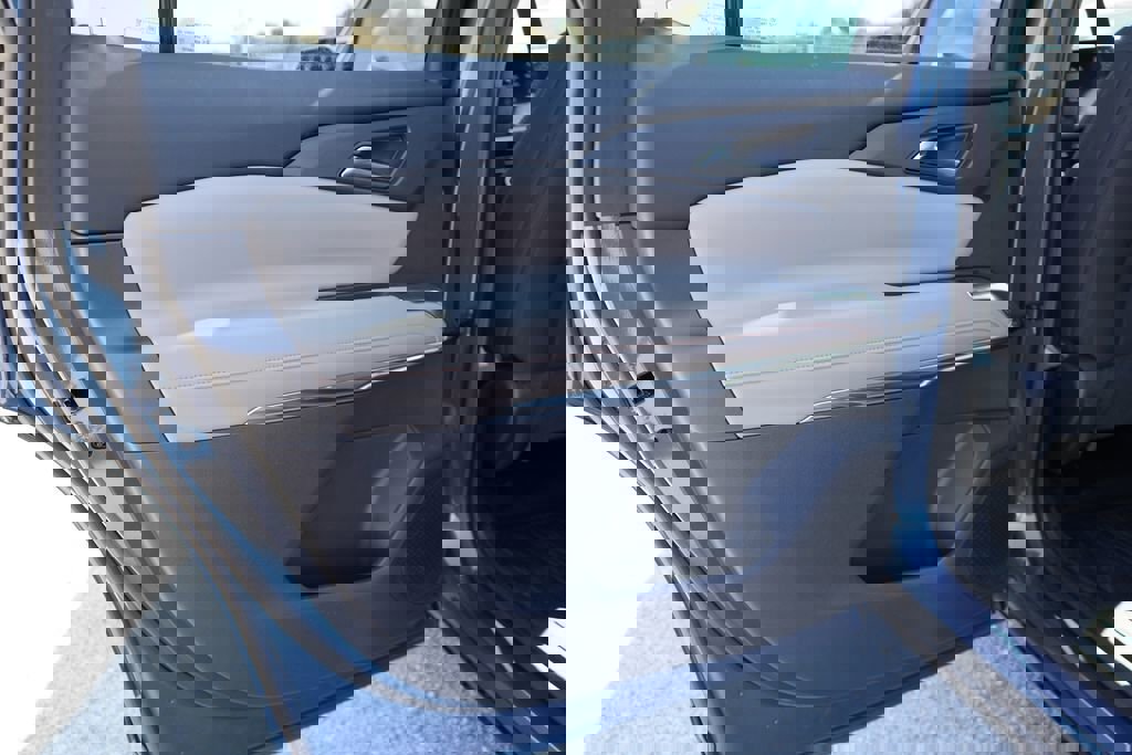 New 2026 Chevrolet Traverse LT w/ LPO, Floor Liner Package image 27