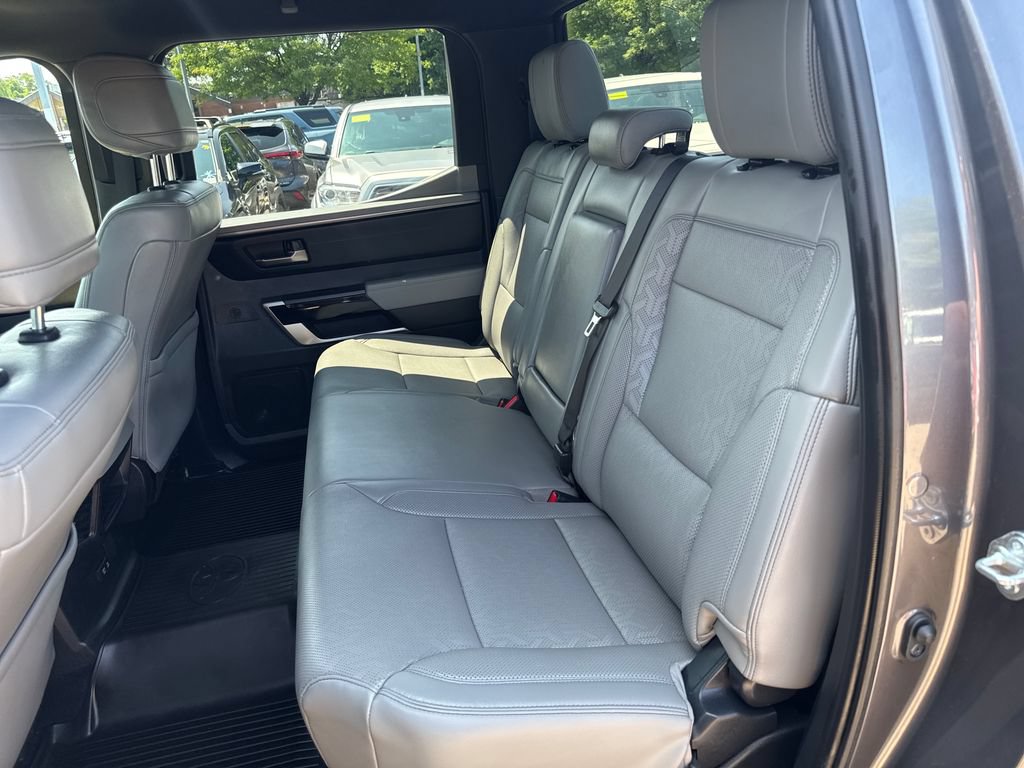 Used 2025 Toyota Tundra Limited AWD/4WD image 35