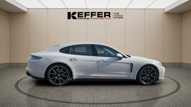 Used 2022 Porsche Panamera 4 Platinum Edition image 4