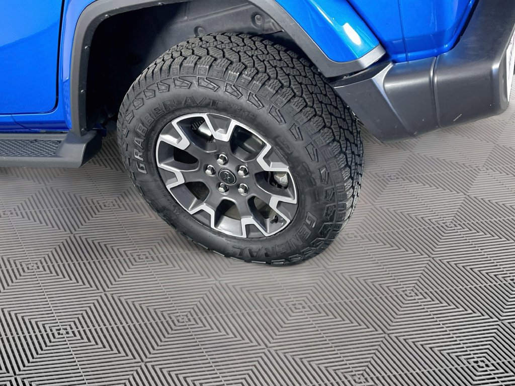 Used 2025 Jeep Wrangler Unlimited Sahara AWD/4WD image 40