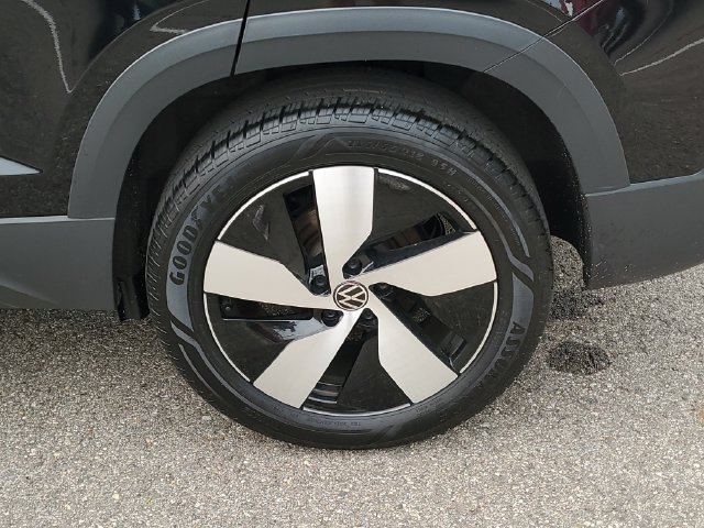 Used 2025 Volkswagen Taos S AWD/4WD image 31
