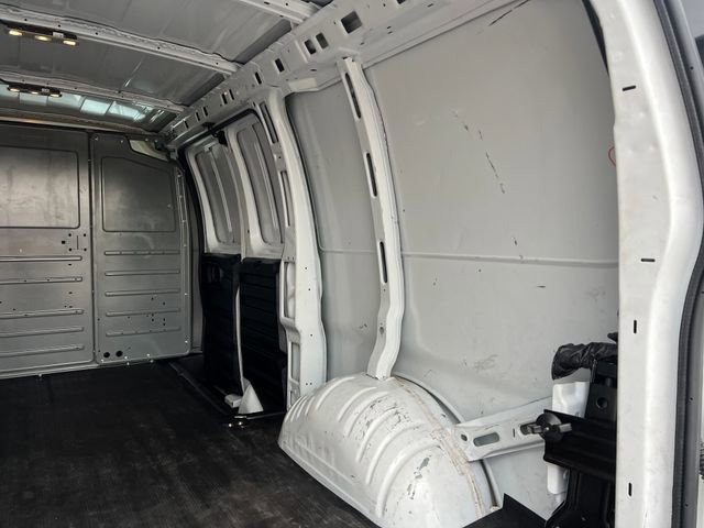 Used 2023 GMC Savana 2500 w/ Driver Convenience Package image 21